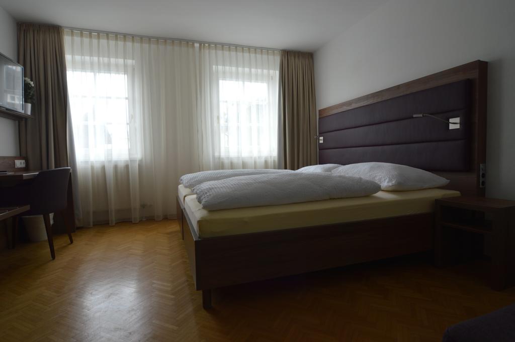 Pension Elisabeth - Rooms & Apartments Salzburg Buitenkant foto