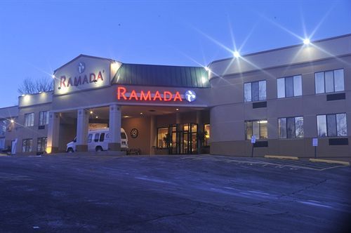 Ramada By Wyndham Newburgh/West Point Hotel Buitenkant foto