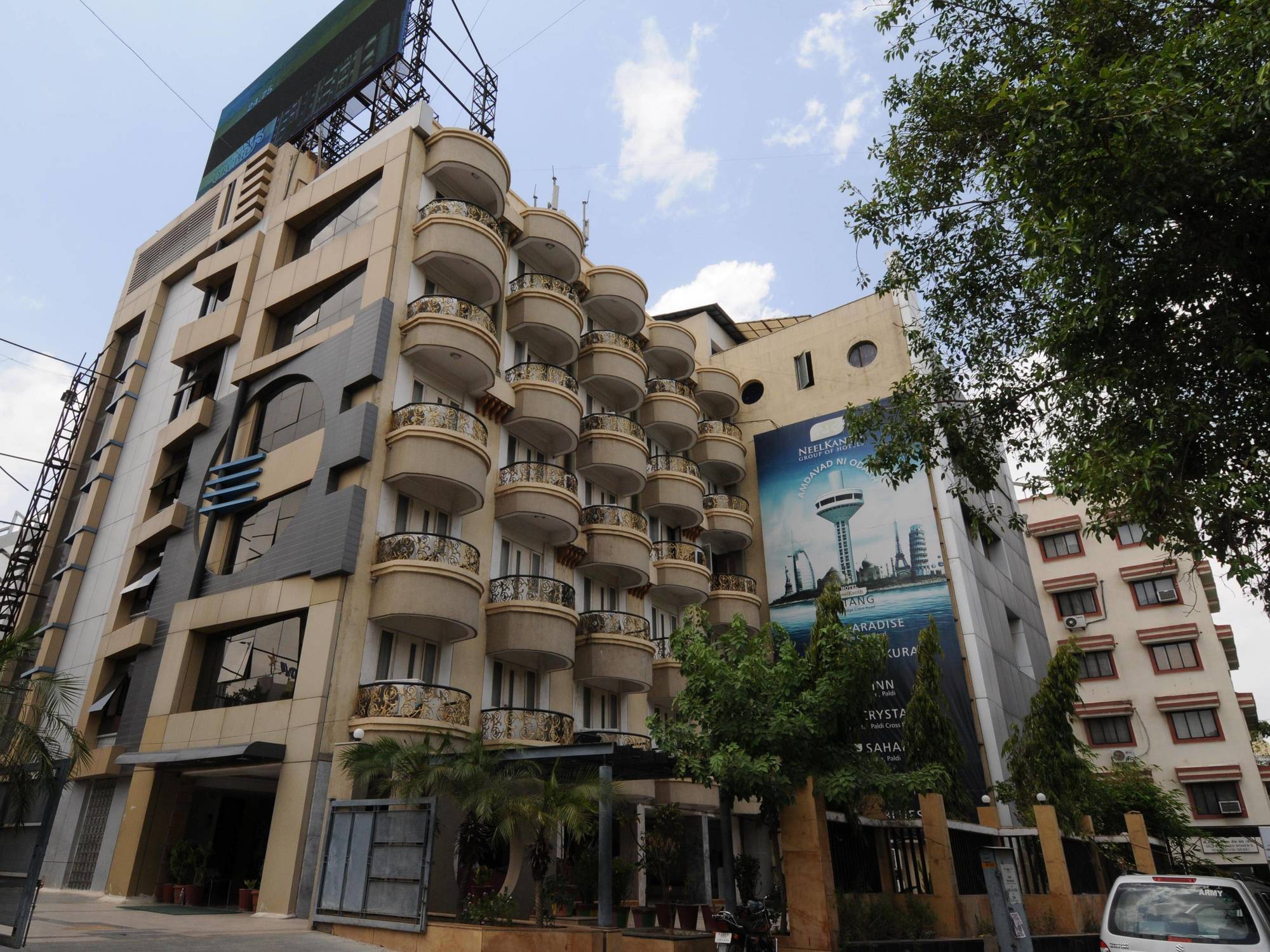 Neelkanth Paradise Hotel Ahmedabad Buitenkant foto