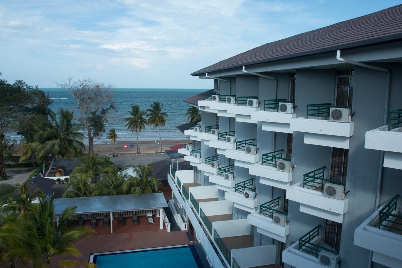 Akar Beach Resort Port Dickson Buitenkant foto