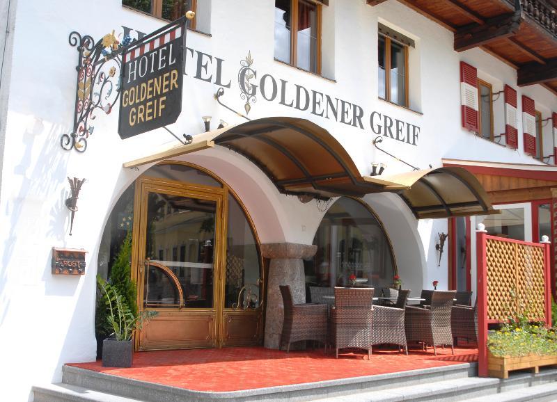 Hotel Goldener Greif Kitzbühel Buitenkant foto