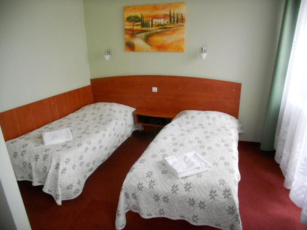 Hotel Srodmiejski Zielona Góra Kamer foto