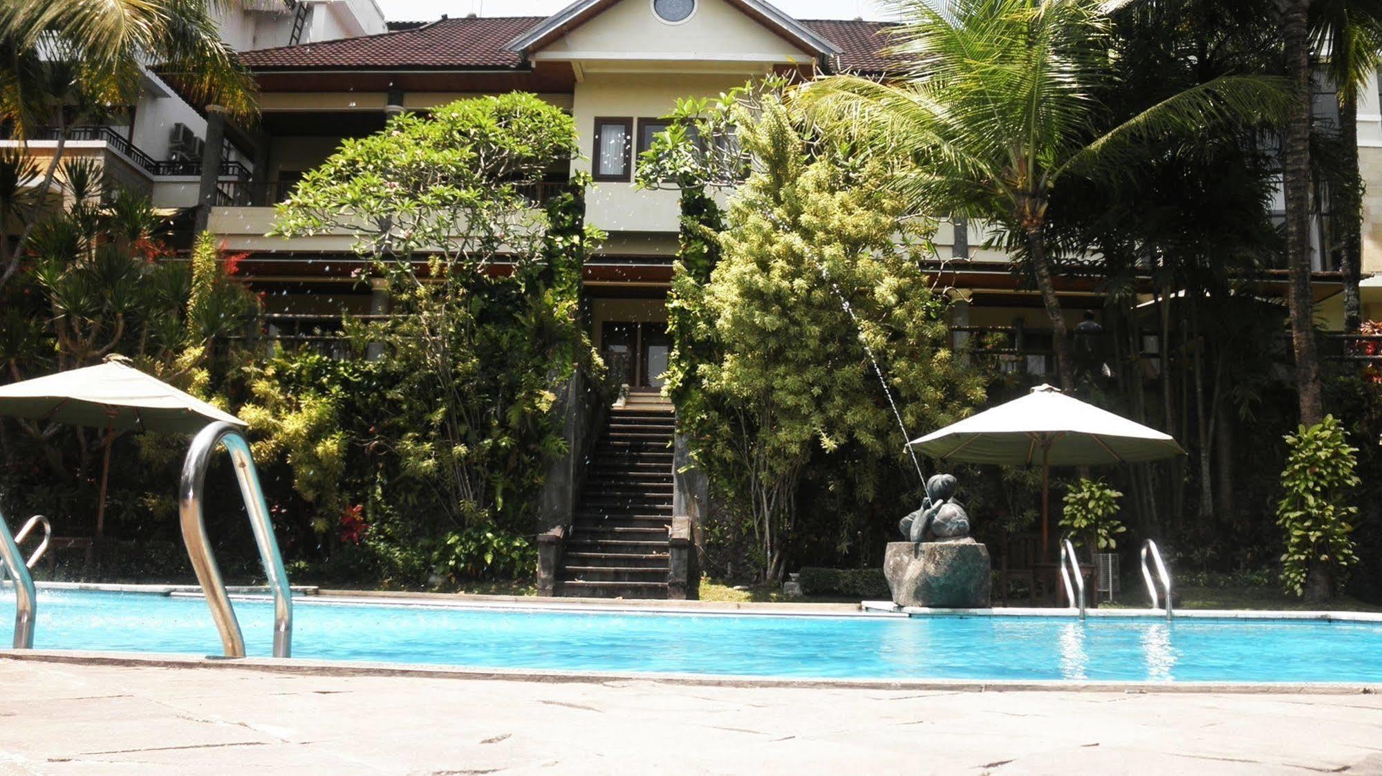 The Oxalis Regency Hotel Magelang Buitenkant foto