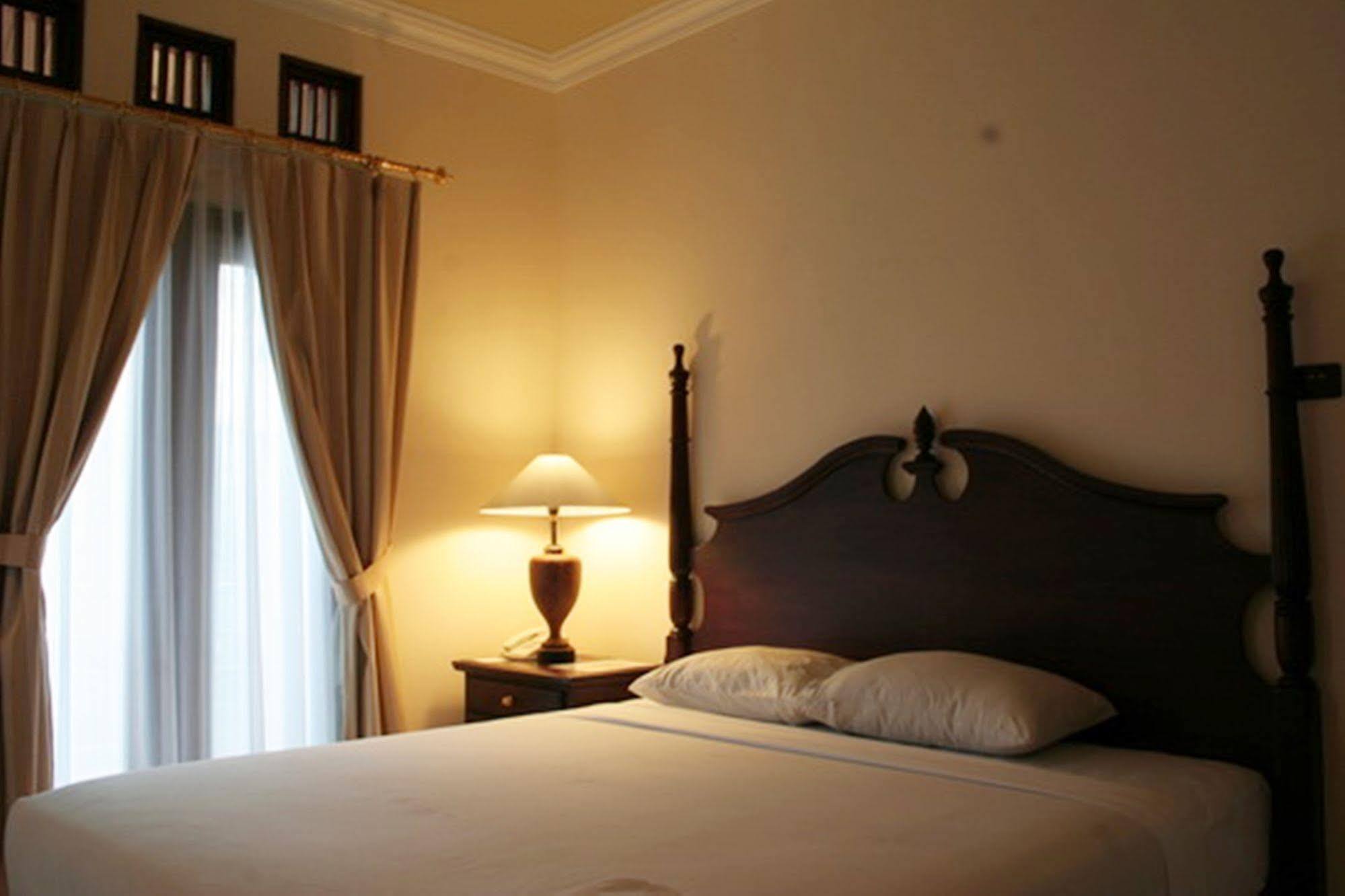 The Oxalis Regency Hotel Magelang Buitenkant foto