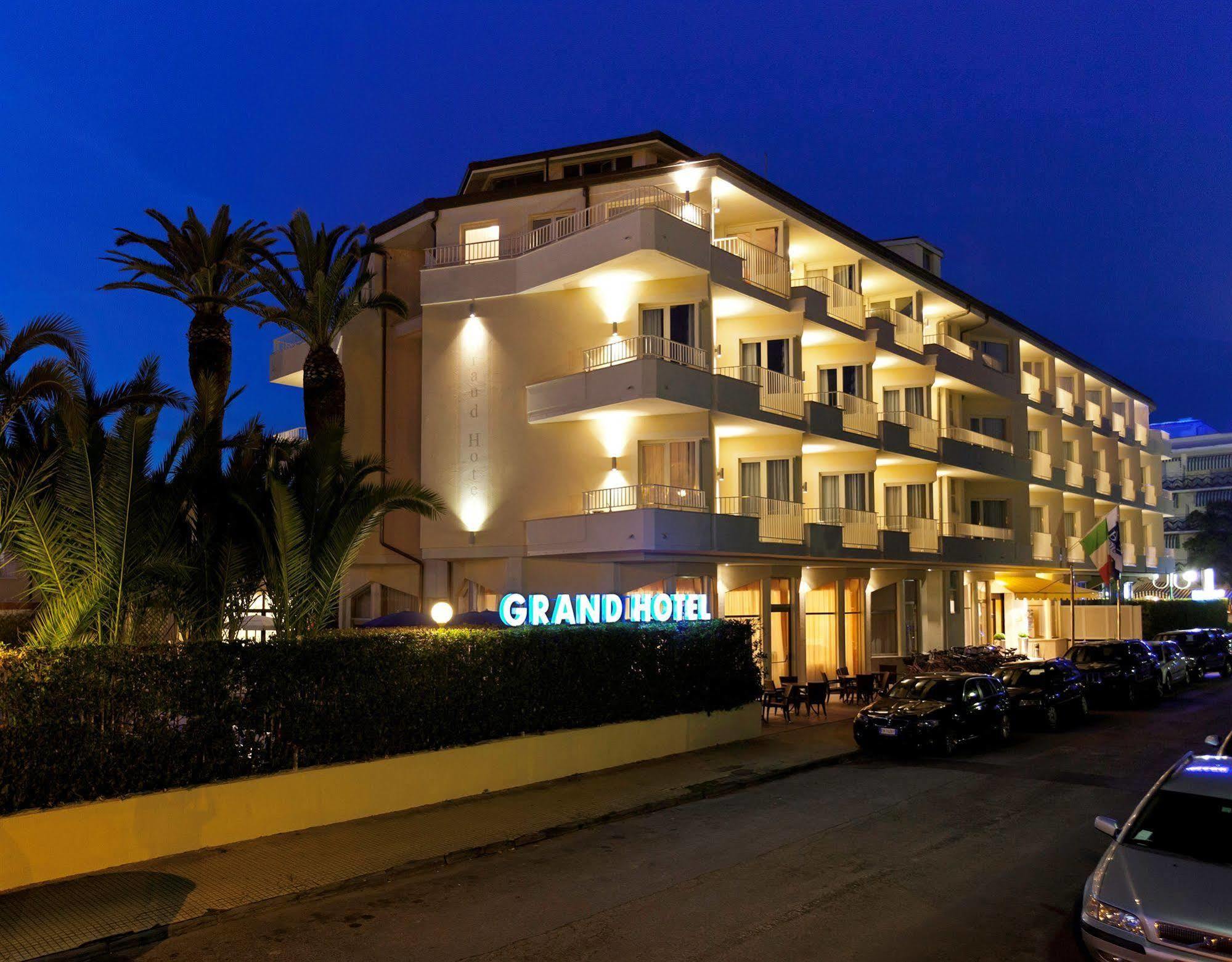 Grand Hotel Forte dei Marmi Buitenkant foto