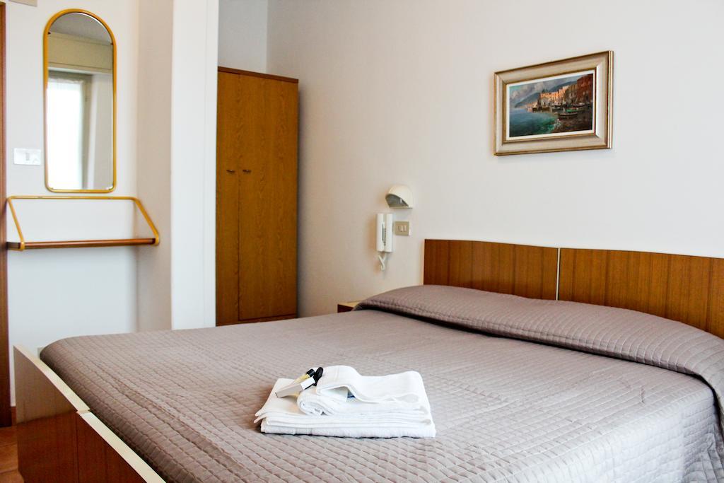 Hotel Leda Rimini Kamer foto