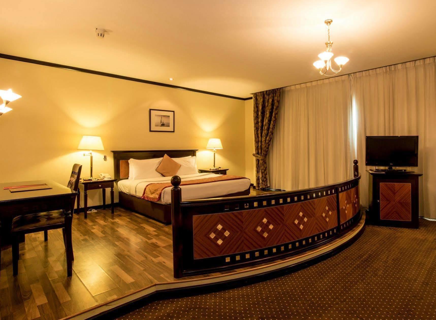 Rolla Suites Hotel -Former J5 Bur Dubai Hotel Buitenkant foto