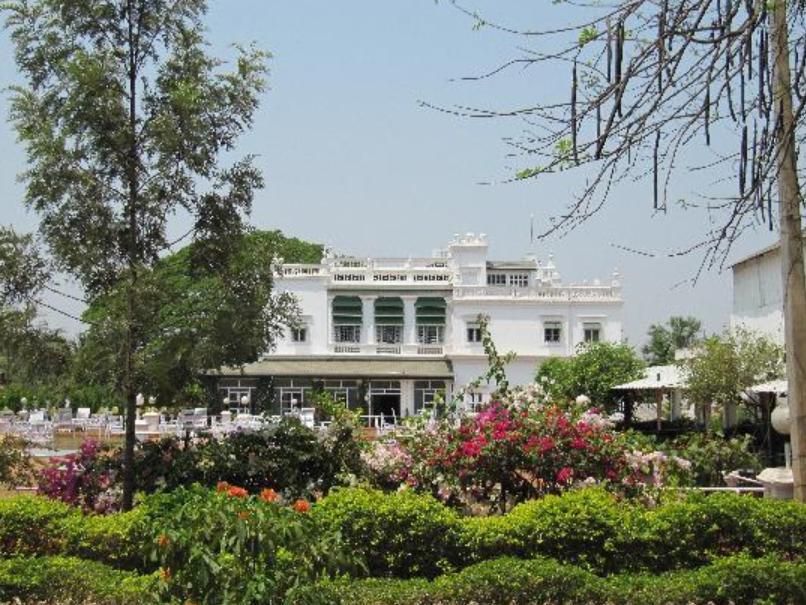 The Green Hotel Mysore Buitenkant foto