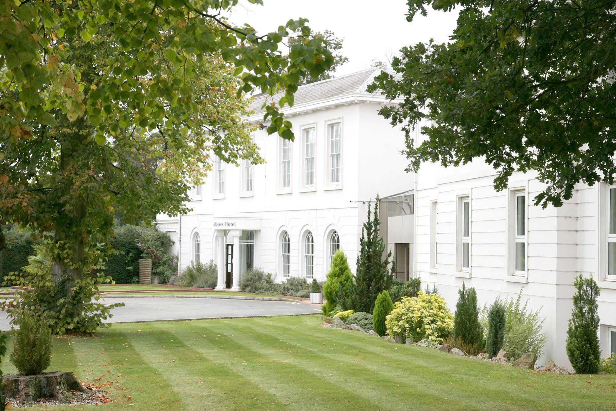 Manor Of Groves Hotel Sawbridgeworth Buitenkant foto