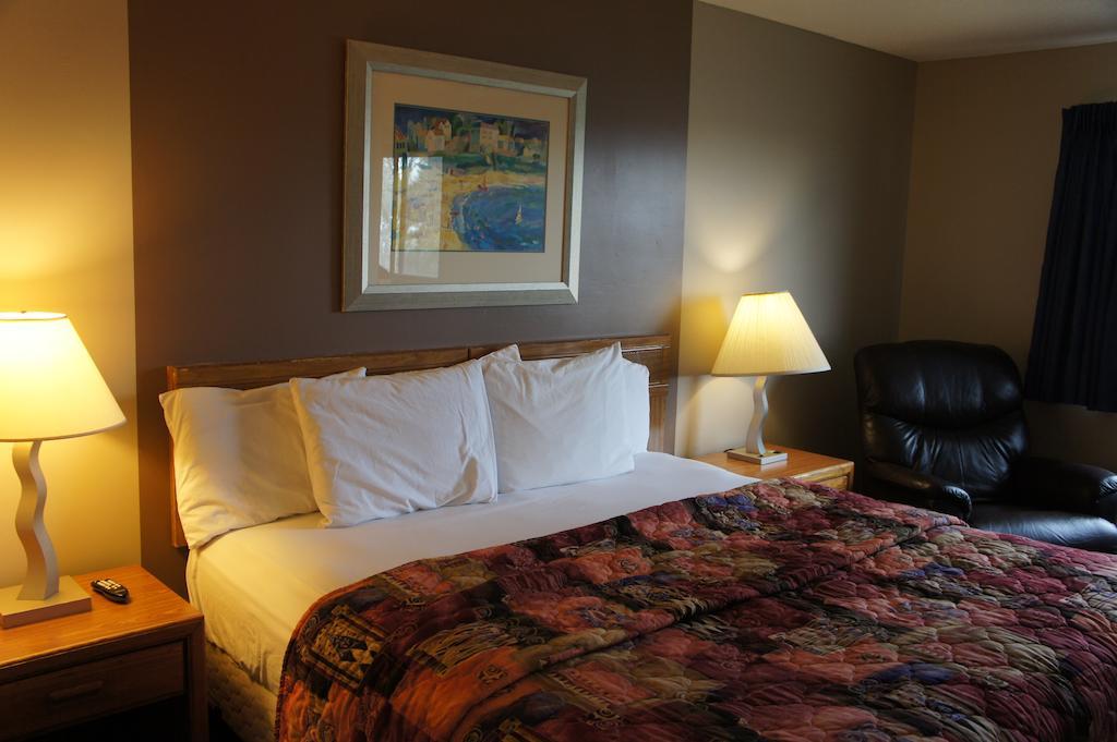 Coratel Inn And Suites Maple Grove Buitenkant foto