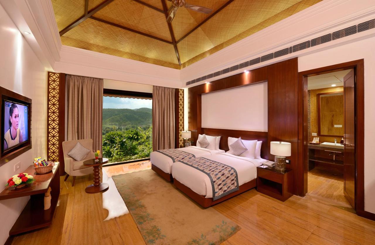 The Ananta Udaipur Hotel Buitenkant foto