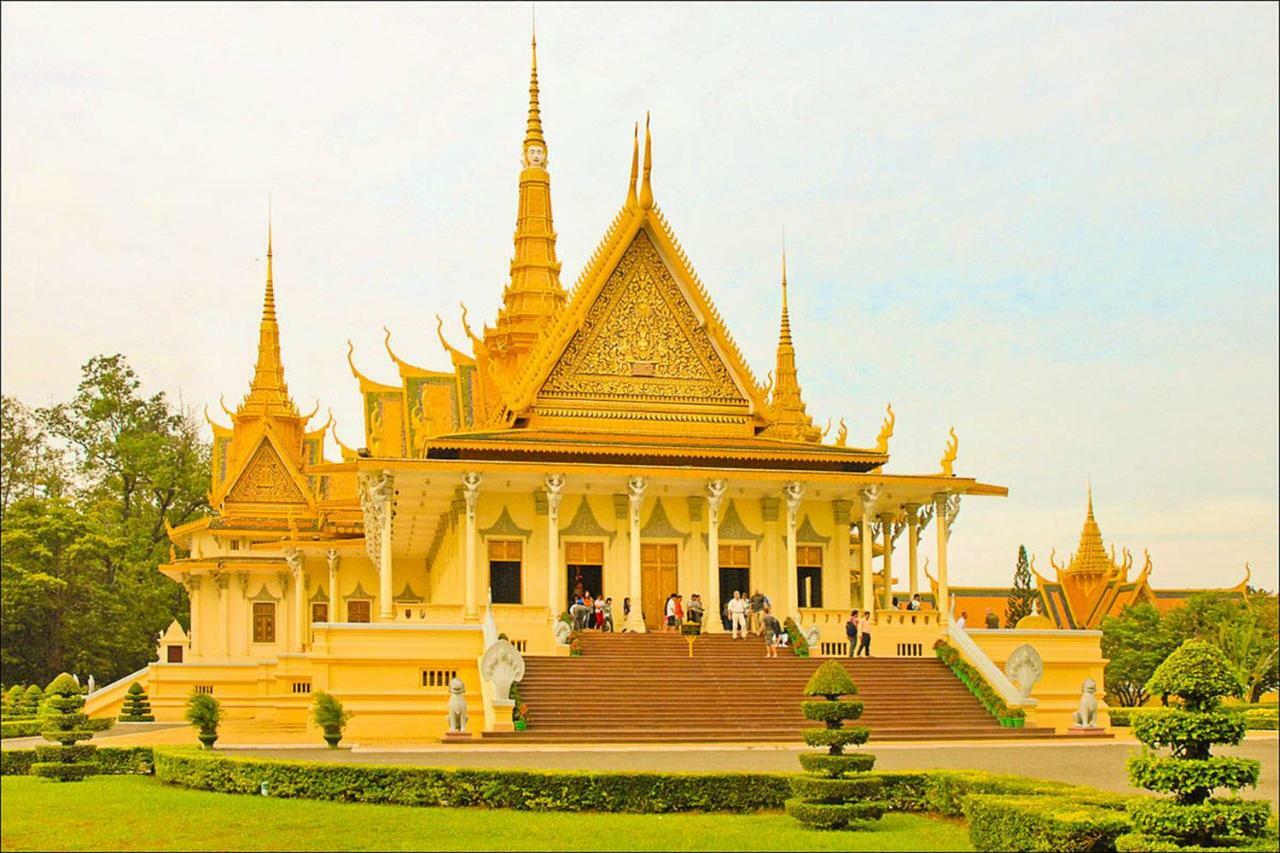 Tonle Khmer Guesthouse And Sky Bar Phnom-Penh Buitenkant foto