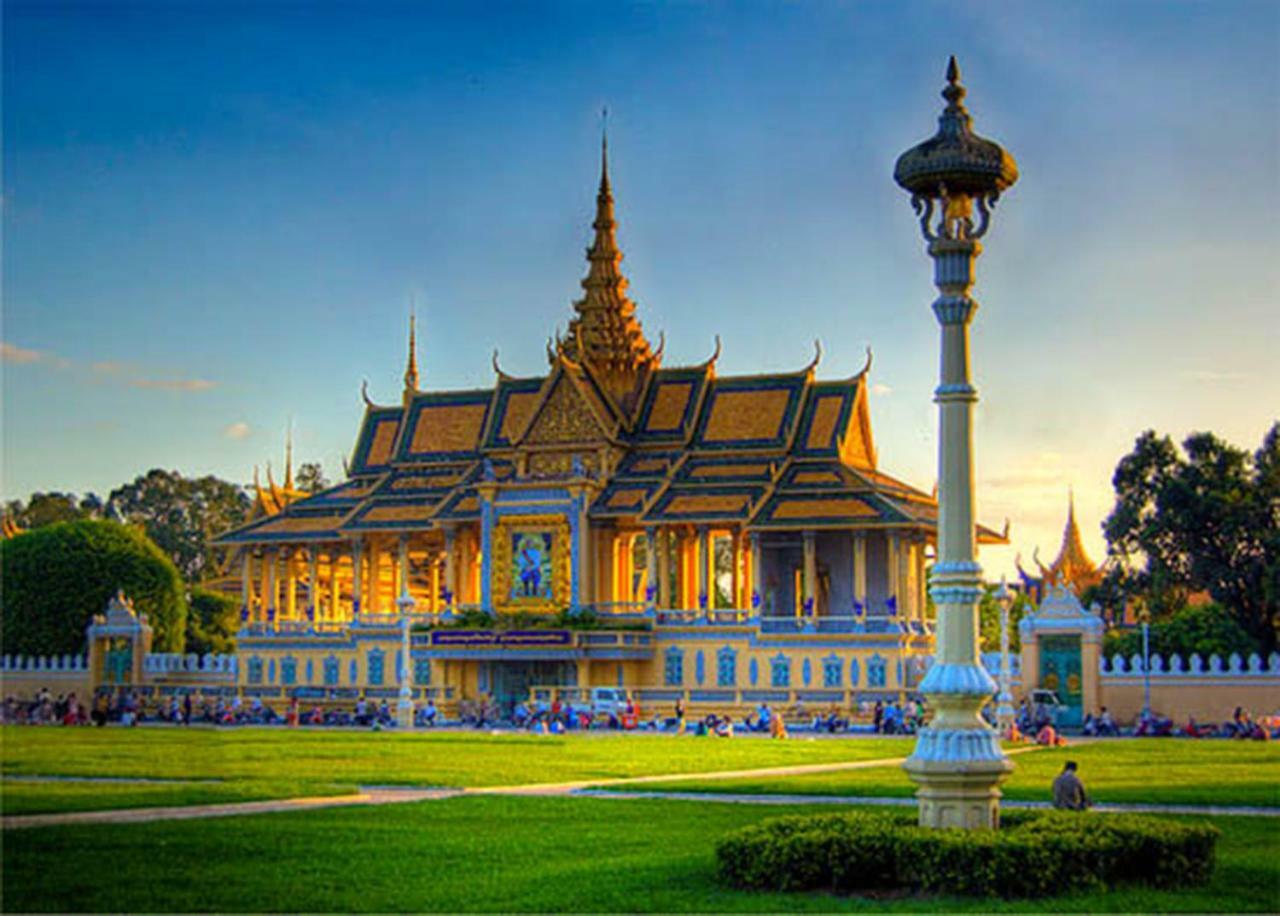 Tonle Khmer Guesthouse And Sky Bar Phnom-Penh Buitenkant foto
