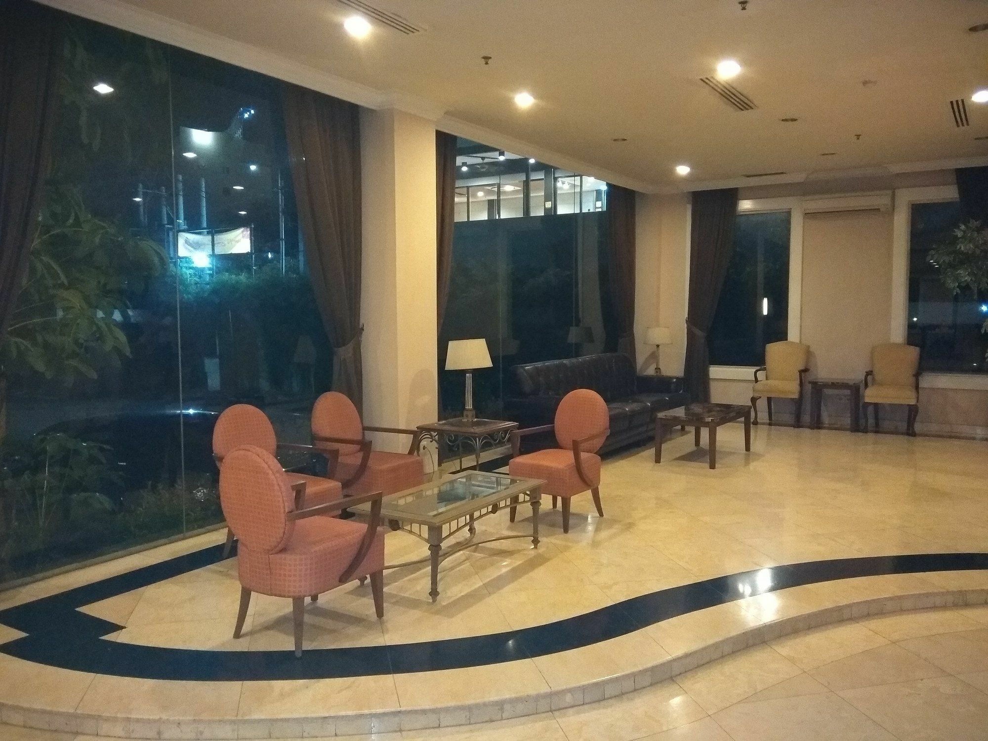 Hotel Bulevar Tanjung Duren Jakarta Buitenkant foto