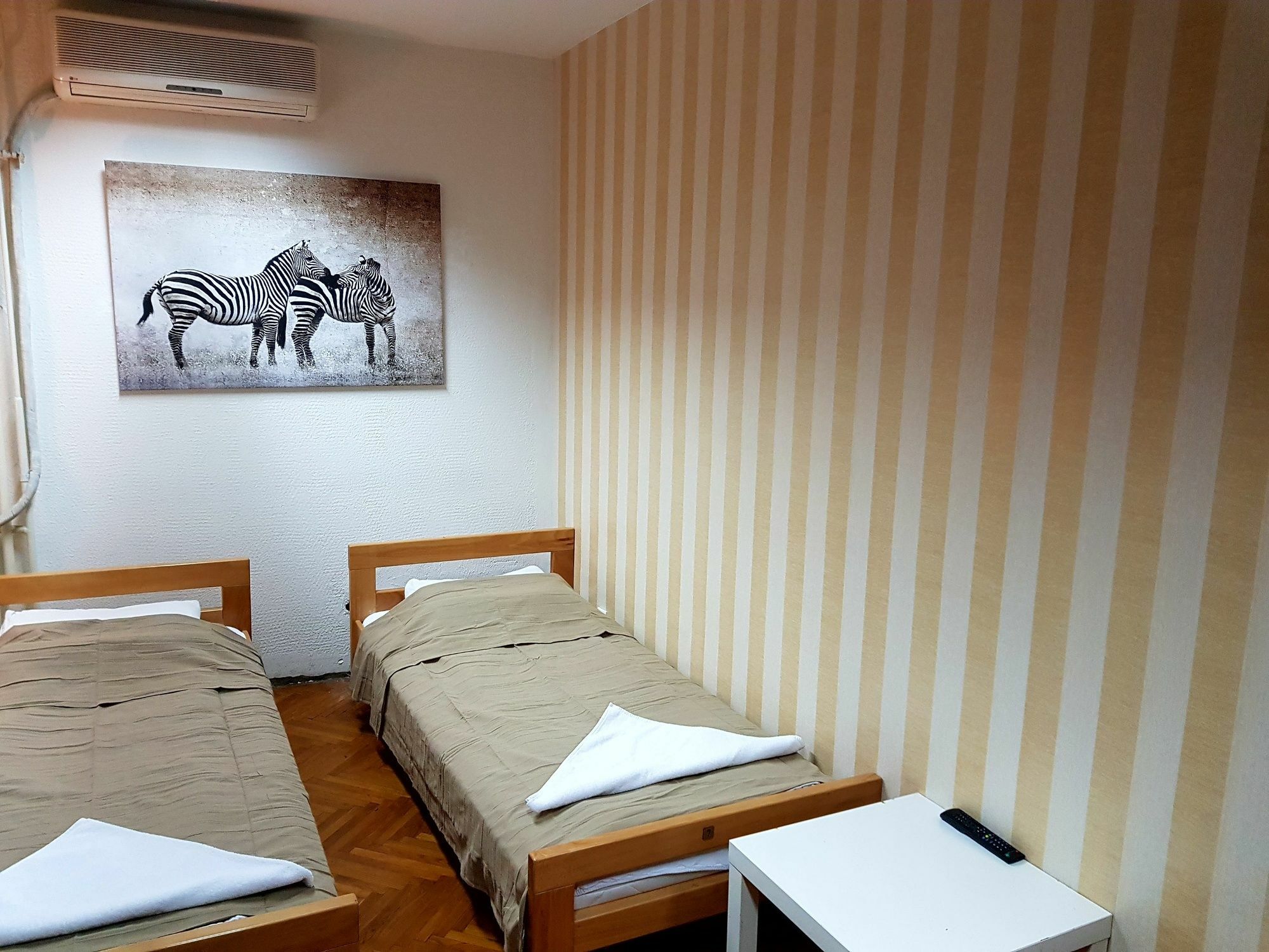New Hostel Belgrado Buitenkant foto