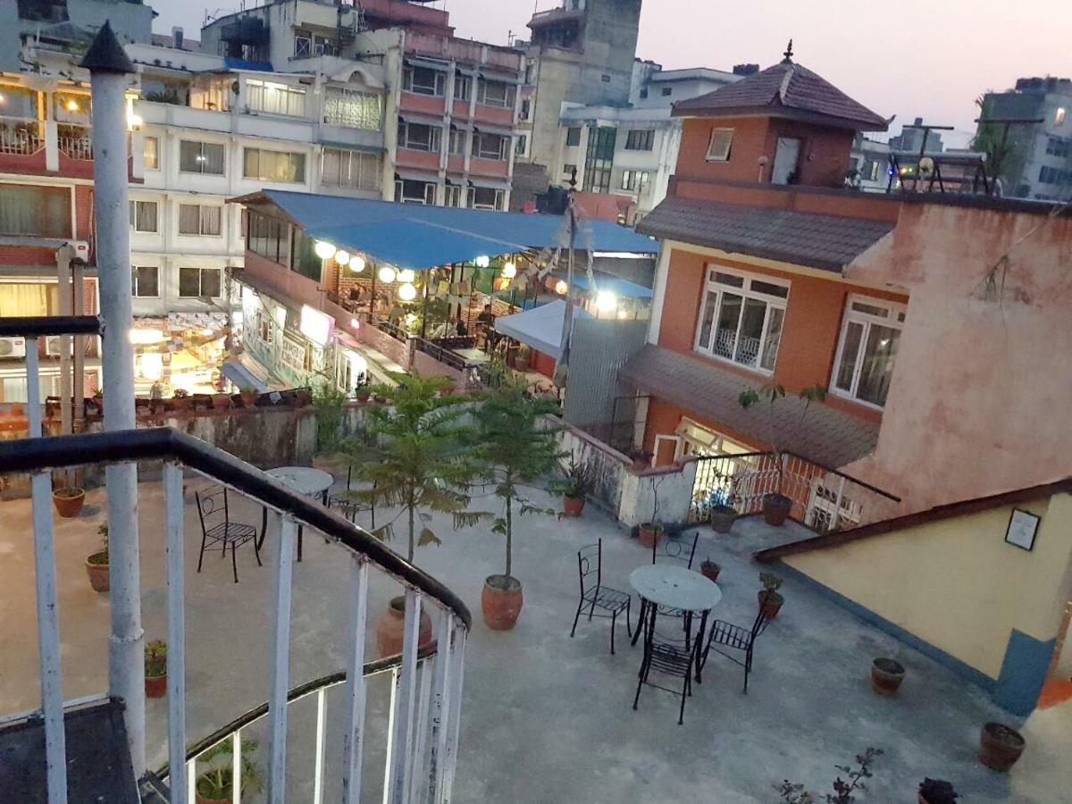 Hotel Down Town Kathmandu Buitenkant foto