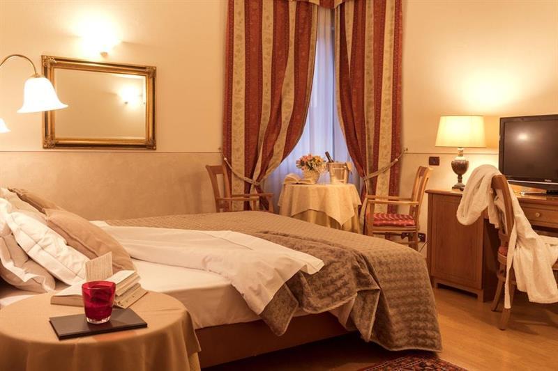 Hotel Ambasciatori Brescia Buitenkant foto