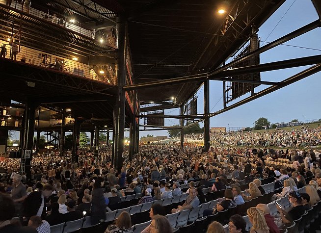 First Midwest bank amphitheatre photo
