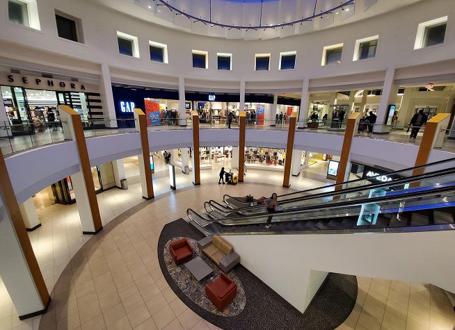 The Fashion Mall at Keystone photo