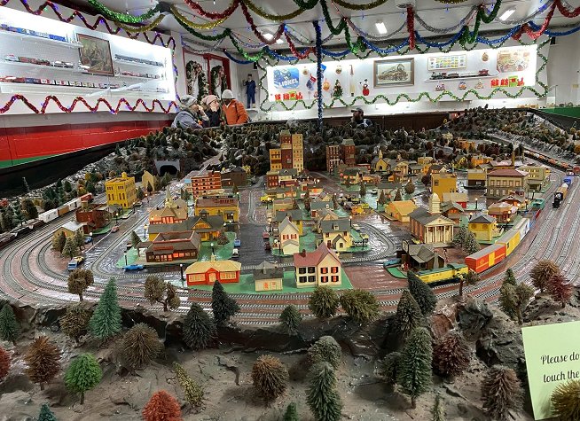 Koziar's Christmas Village photo