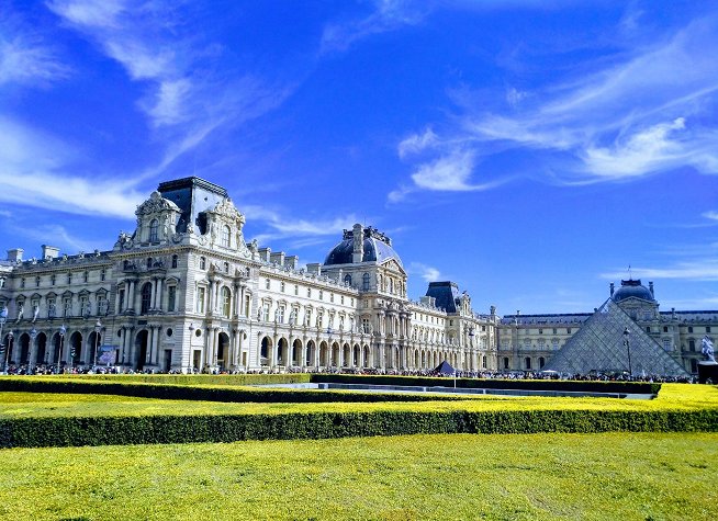 Louvre Museum photo