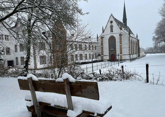 Kloster Abtei Mariawald Heimbach Wintereinbruch: Binnen weniger Stunden 28 Glätteunfälle im Kreis ... photo