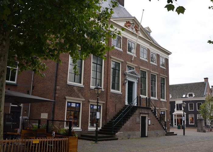 Museum Dorestad Komende weken valt kop of munt voor Markt 24 en Museum Dorestad ... photo