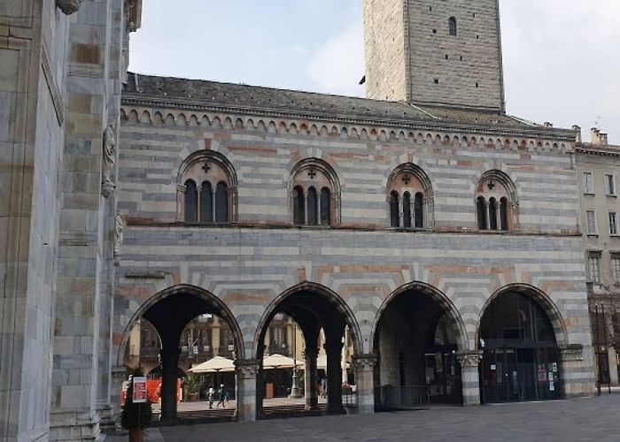 Broletto Audio guide BROLETTO - Broletto - TravelMate photo