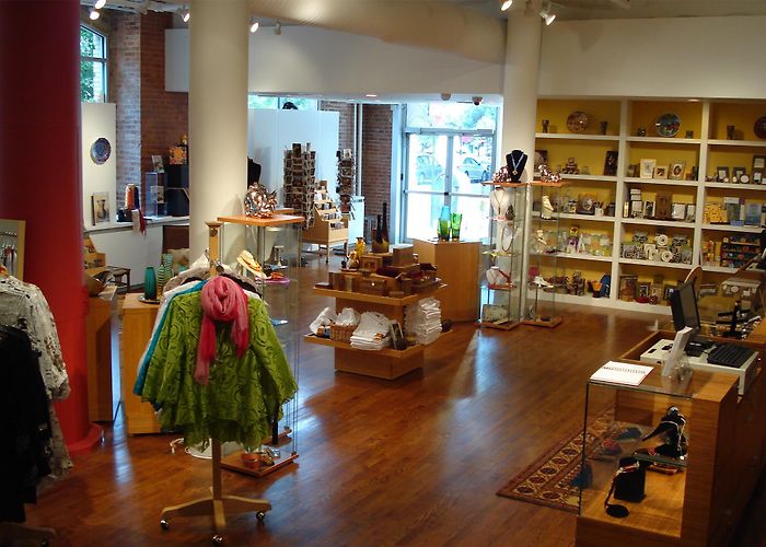 Dahesh Museum of Art Dahesh Museum Gift Shop | Shopping in West Village, New York photo