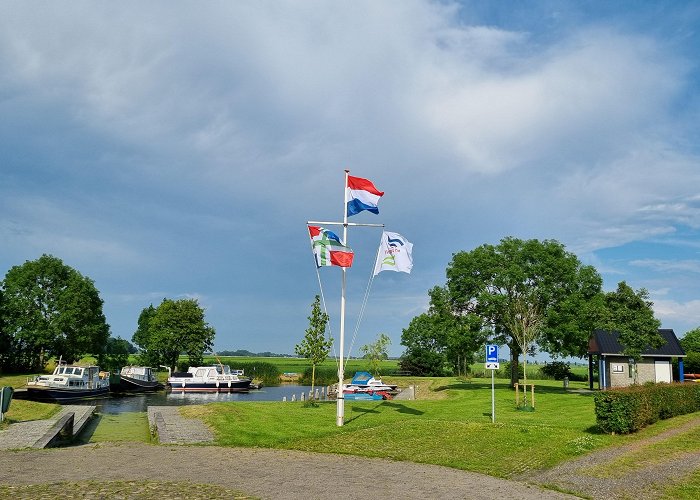 Jachthaven Boei 12 Jachthaven 'Pleisterploats' Leermens | Visit Groningen photo