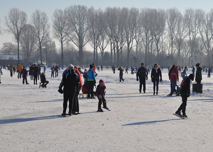 IJsbaan IJsbaan alleen open voor leden IJsclub Voorschoten - Al het nieuws ... photo