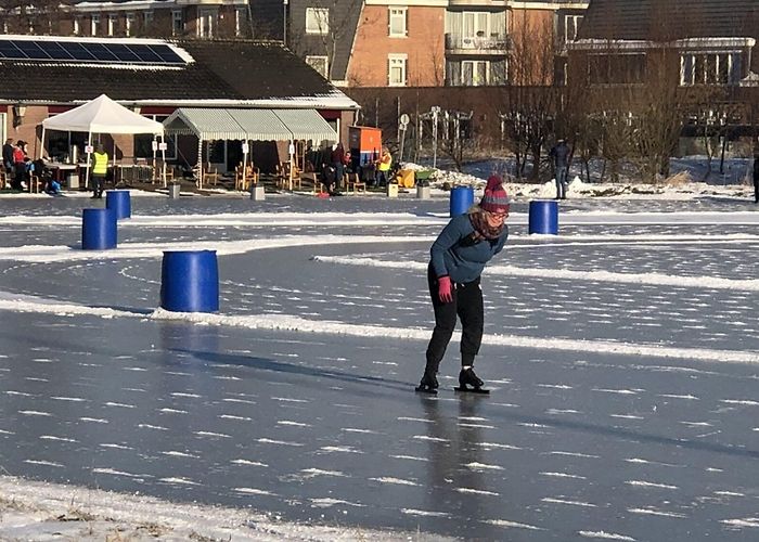 IJsbaan De IJsbaan is geopend - Al het nieuws uit Voorschoten photo