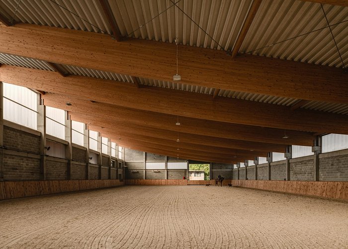 Manege Horse House in Jaroszewo - wiercinski-studio | Arquitectura Viva photo