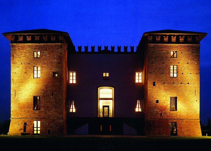 Golf Club Castello di Tolcinasco Castello di Tolcinasco Club House Party Hall Pool Events Ceremonies photo