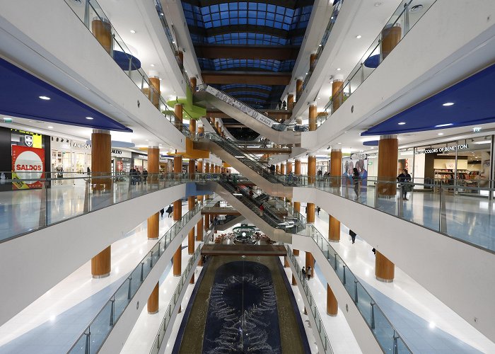 Palacio do Gelo Shopping Palácio do Gelo organiza feira de emprego este fim de semana em Viseu photo