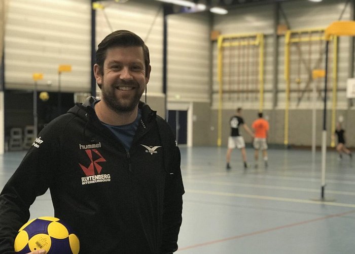 Korfbalvereniging ""De Meeuwen"" Trainer Ruud Willemsen onverwacht weg bij Korfbalvereniging De ... photo