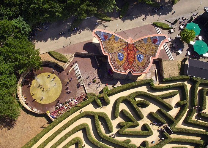 Höchste Erhebung der Niederlande Dreiländerpunkt Vaals“: Höchster Berg in den Niederlanden photo