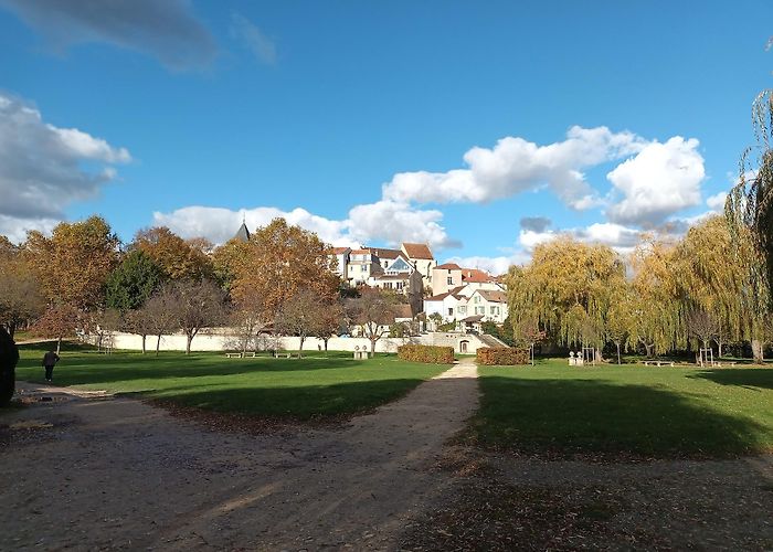 Carrieres-sur-Seine photo