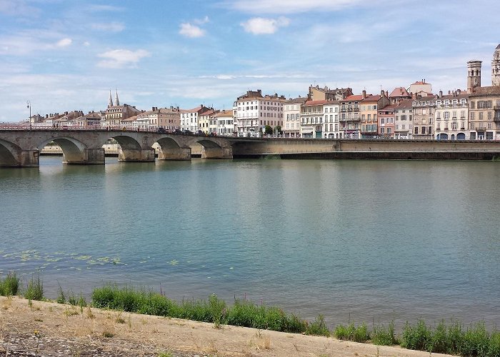 Saint-Laurent-sur-Saone photo