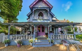 Narragansett House Bed and Breakfast Oak Bluffs Exterior photo