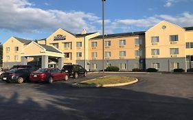 Baymont By Wyndham Chambersburg Hotel Exterior photo