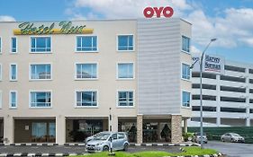 OYO 985 Hotel Nur Miri Exterior photo