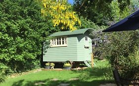 Cherryberry Lodges Abergavenny Room photo