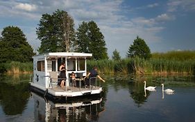 Havel Cruiser - Hausboot-Flöße mit Stil Hotel Brandenburg  Exterior photo