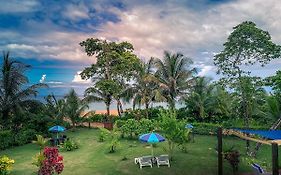 Oasis Bluff Beach Bed and Breakfast Bocas del Toro Exterior photo