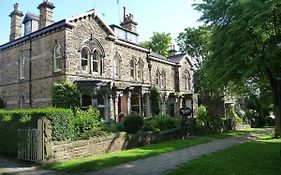 Alexandra Court Bed and Breakfast Harrogate Exterior photo