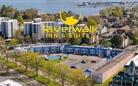Riverwalk Inn&Suites Portsmouth Exterior photo