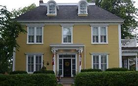 Fitzroy Hall Bed and Breakfast Charlottetown Exterior photo