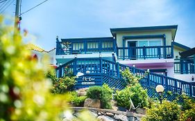 Cloud Berry Pension Aparthotel Namhae Exterior photo