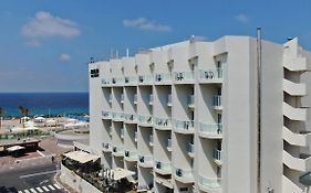 Rimonim Madison Hotel Naharia Exterior photo